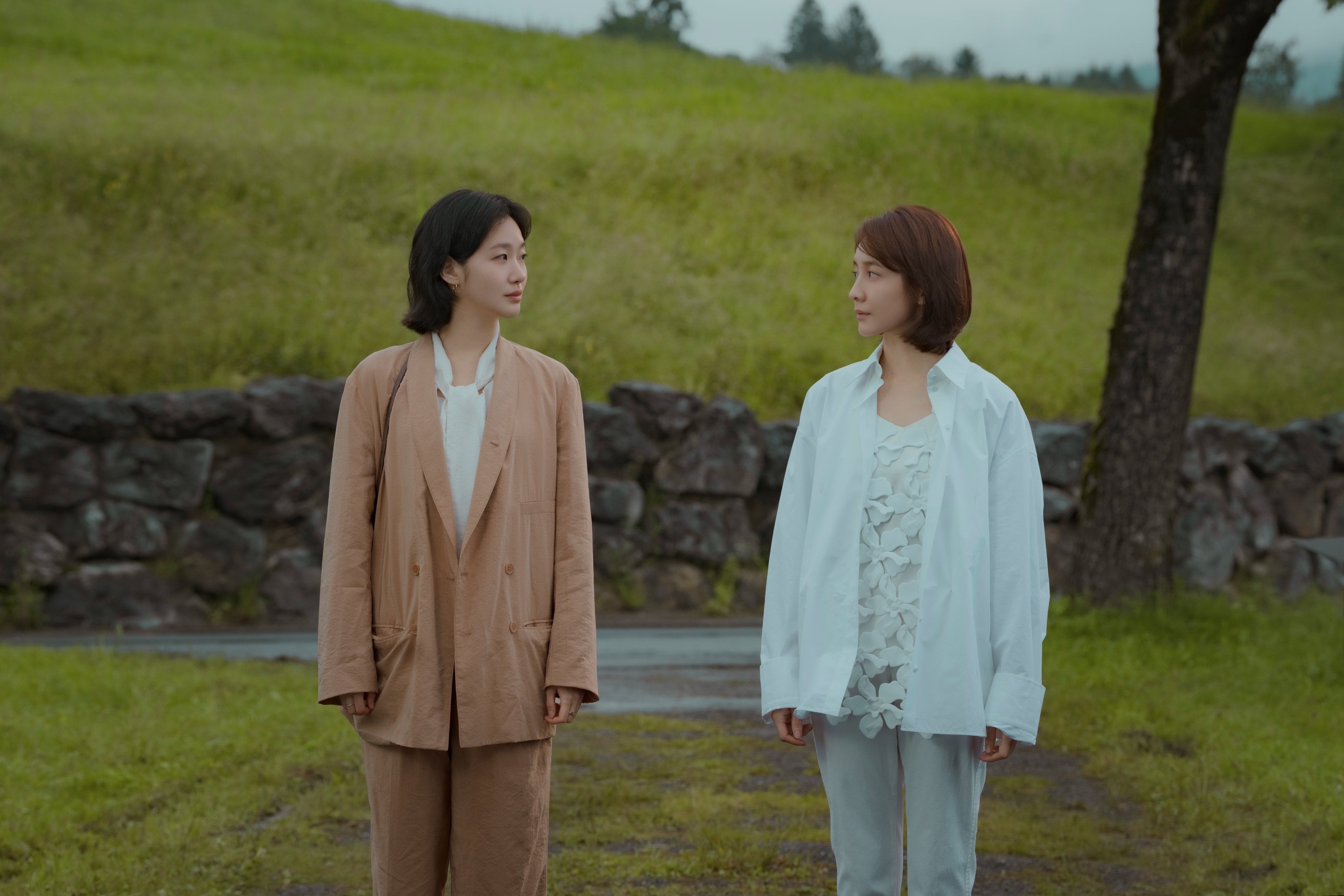 La serie de Netflix recomendada se llama Tú y todo lo demás.