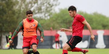 Guillermo Ortiz sumó minutos de fútbol junto a los suplentes rojinegros.