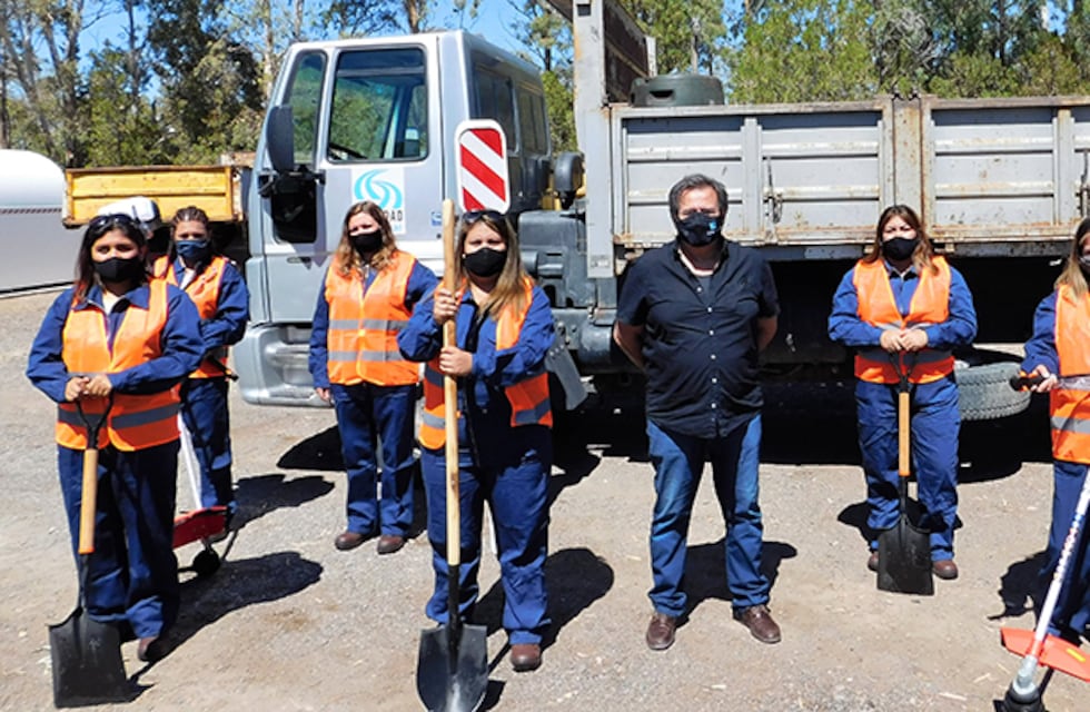 Vialidad incorpora mujeres para el mantenimiento de rutas