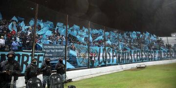Hinchas celestes en Jujuy.