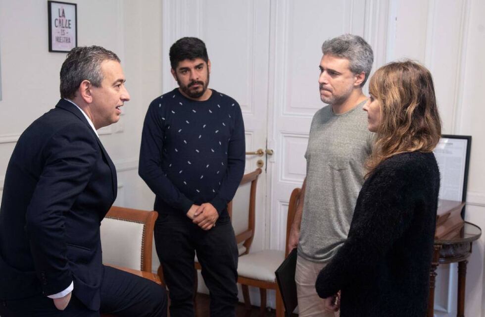Día del Orgullo en Rosario: precandidatos firman acuerdo sobre diversidad sexual