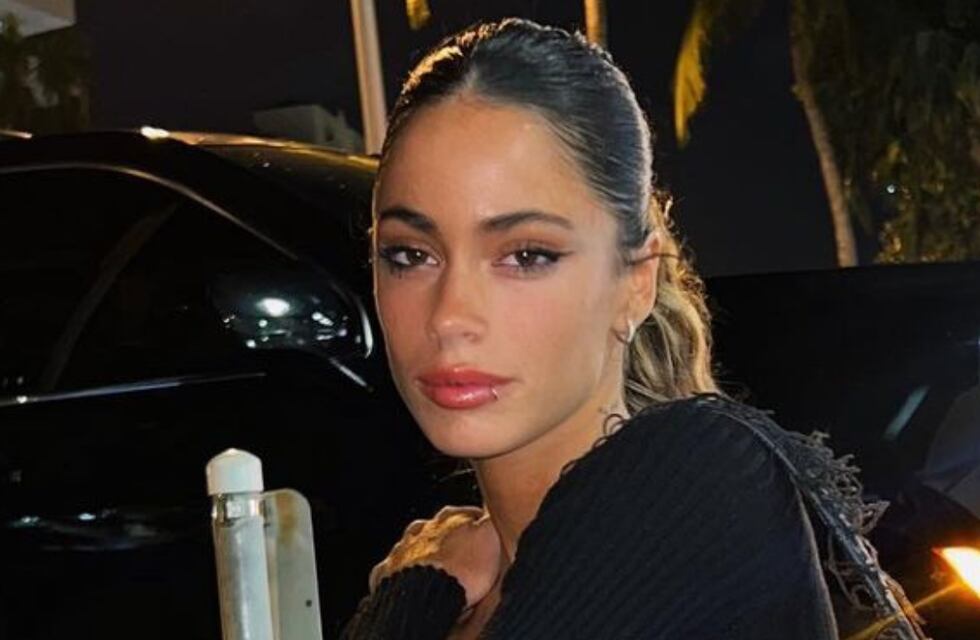 El día que Tini Stoessel levantó la temperatura de las redes con un vestido al límite de la censura