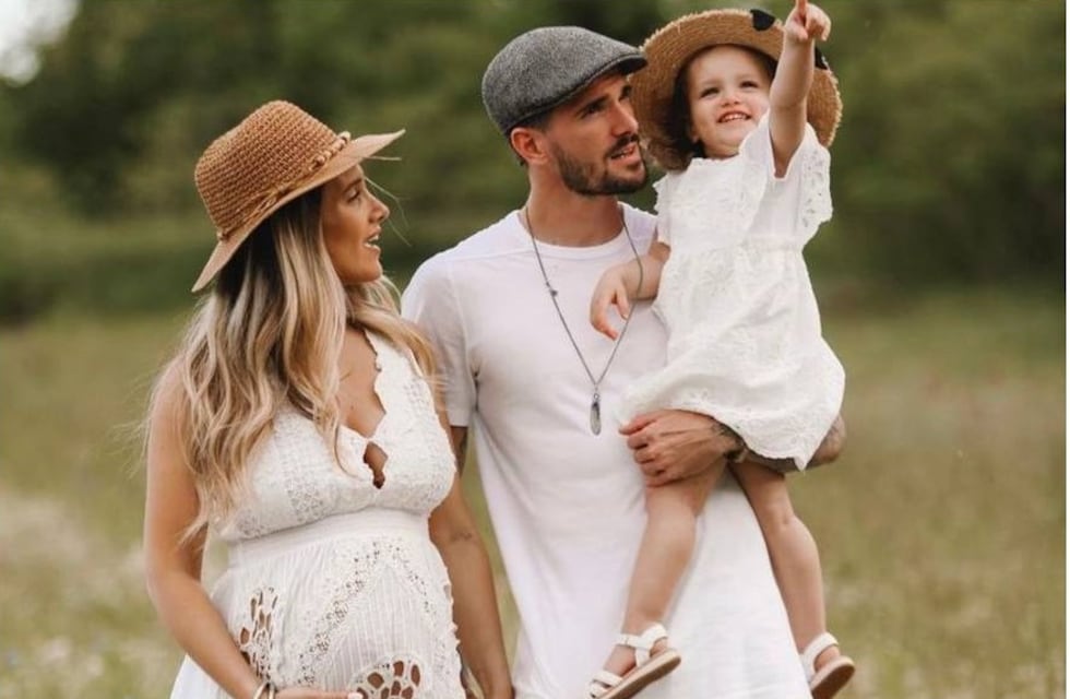 Nació el hijo de Rodrigo de Paul y Camila Homs, y lo anunciaron con una tierna imagen