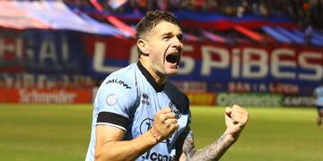 La cara del gol, la cara del triunfo. Con la firma de Pablo Vegetti, goleador de Belgrano.