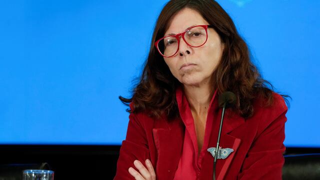 Silvina Batakis, ministra de Economía de la Nación, al anunciar la baja del gasto público. Foto: AP.