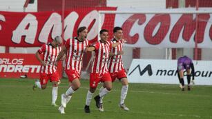 Alex Salcedo abrió la cuenta con un golazo