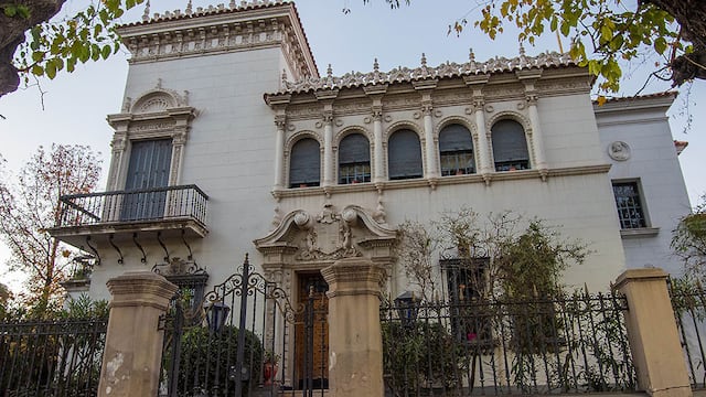 La casona Angelino Arenas, Civit y Boulogne Sur Mer es también conocida como la mansión embrujada.