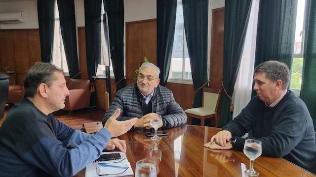 Reunión de Calvo y Pirola con el Director de Vialidad Nacional del Distrito 7, Javier Picinato