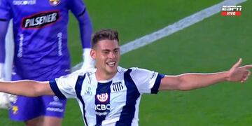 Federico Girotti festeja el empate de Talleres que perdía 1 a 0 ante Barcelona een Guayaquil