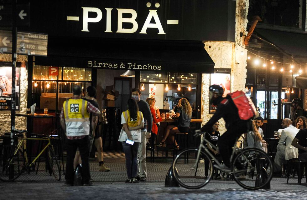 Un bar de Palermo se mantuvo abierto hasta que la policía le exigió cerrar