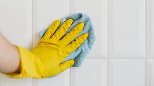 Cómo limpiar los azulejos para que queden relucientes.