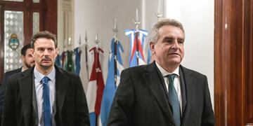 Agustín Rossi llegando al Congreso.