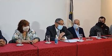 El ministro de Seguridad Guillermo Corro anunció que esta madrugada la Policía dio con el paradero de la menor Evelin Tolaba, que era buscada hacía cinco días.