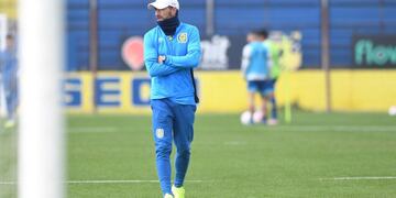 El DT de Rosario Central, Cristian "Kily" González, deberá reorganizar el equipo para enfrentar a Talleres (@RosarioCentral)