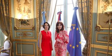 Cristina Fernández de Kirchner se reunió con la embajadora de Francia en Argentina, Claudia Scherer-Effosse (Foto: Twitter)