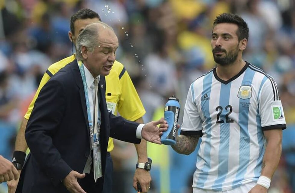 Lavezzi recordó a Sabella con la anécdota más graciosa: el agua, la bronca y el “Saviola”