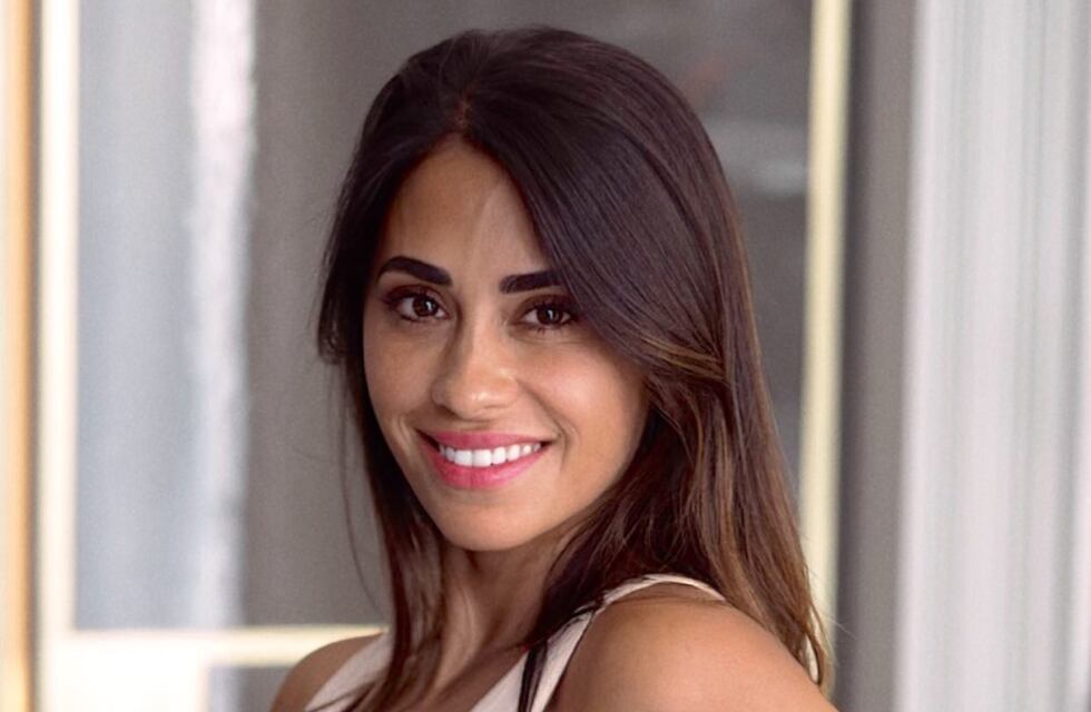 Domingo en casa: Antonela Roccuzzo apostó a un look total black muy relajado