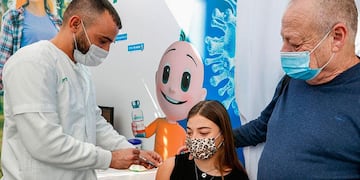 La vacunación de menores ya es un hecho en otros países. (AP)