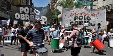 Marcha piquetera en Córdoba: otra jornada de protesta y caos en el tránsito en el centro.