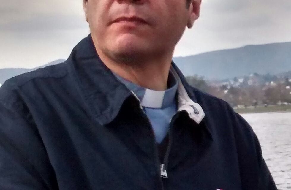 El sacerdote Mario Bernabey obtuvo el alta médica y seguirá en recuperación