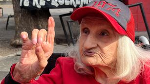 La fanática rojinegra nació el 25 de septiembre de 1924.