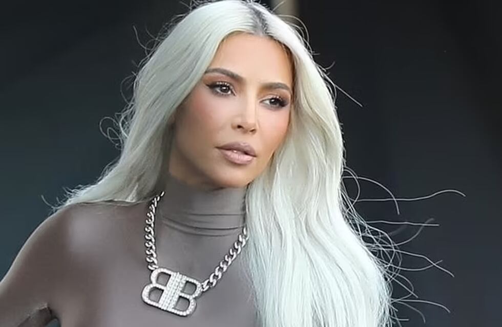 Kim Kardashian sorprendió con un look total black de cuero y causó furor en Instagram