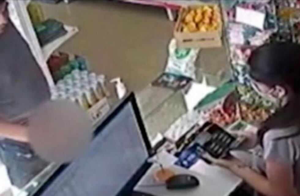 Monte Cristo: se masturbó frente a una mujer, quedó filmado y su familia lo entregó a la Policía