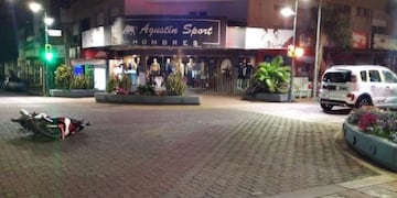 Posadas: accidente en pleno centro dejó a un motociclista lesionado.