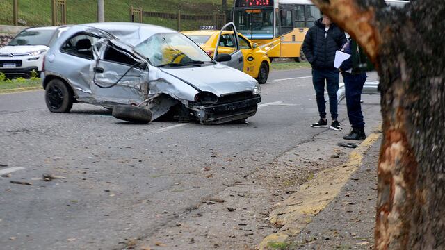 Accidente sobre la avenida Rafael Núñez de la ciudad de Córdoba. (Ramiro Pereyra / La Voz)