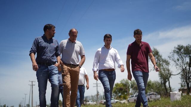 Recorrida por la obra de pavimentación del Camino Público nro. 6