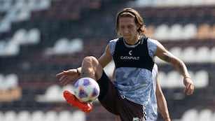 El "Pájaro" debutó como profesional en la Primera Nacional.