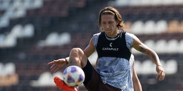El "Pájaro" debutó como profesional en la Primera Nacional.