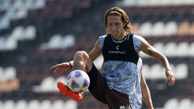 El "Pájaro" debutó como profesional en la Primera Nacional.