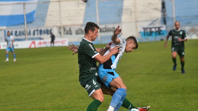 Racing perdió el invicto en Entre Ríos, pero no la punta (Foto: Pedro Castillo).