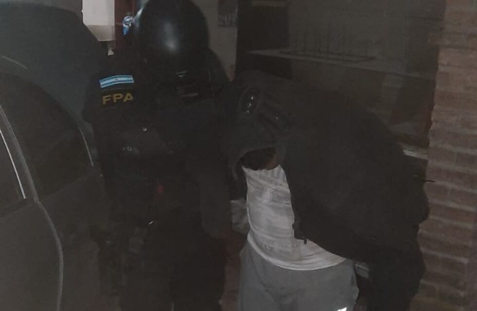La Falda: los descubrieron vendiendo cocaína y trataron de fugarse de la policía