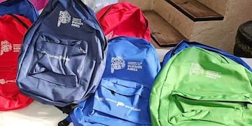 La ex concejal Natalia Zuzaya calificó como infames las mochilas entregadas por el Municipio.