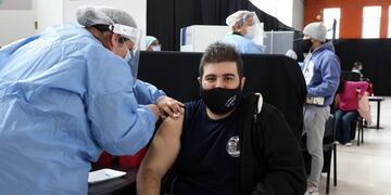 Buscan que más jóvenes se vacunen contra el coronavirus