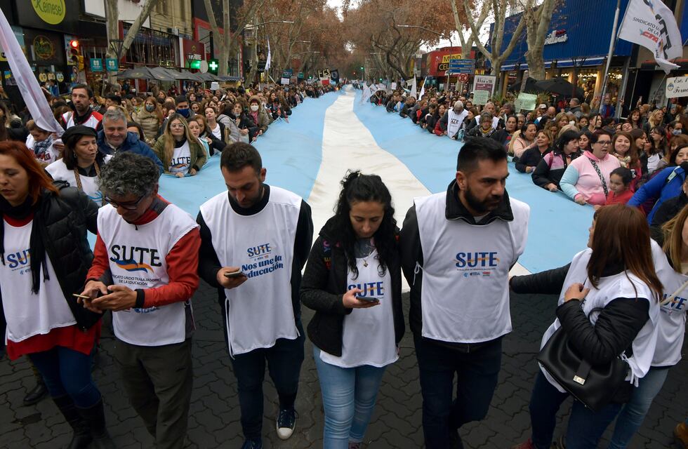 Plenario SUTE: confirmó un paro por 72 horas sin concurrencia al lugar de trabajo