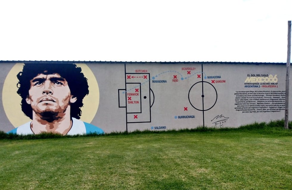 Golazo: el mural de Diego Maradona en Laguna Larga