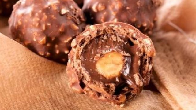 La receta para hacer el bombón estilo Ferrero Rocher saludable.