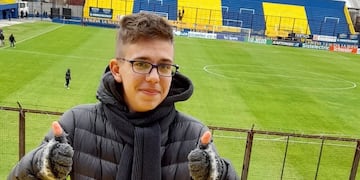 Valentín Torres Erwerle, el joven periodista de 17 años que se convirtió en Talismán (Twitter Valentín Torres Erwerle).