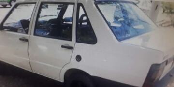 A Páez le llevaron su Fiat Duna blanco desde la puerta de su casa mientras dormía.