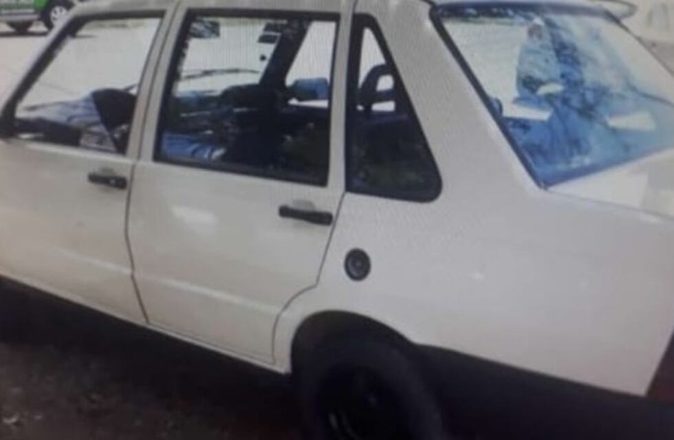 Se levantó para llevar a su hijo a la escuela pero le habían robado el auto