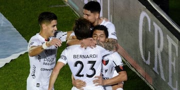 Colón vence a Independiente y se mete en la final contra Racing.
