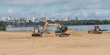 El m unicipio trabaja acondicionando las playas de la ciudad.