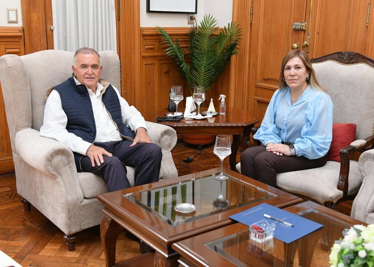 Gobernador Osvaldo jaldo y la senadora Beatriz Avila