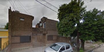 Hallaron a una pareja muerta en una vivienda de calle José María Cantilo.