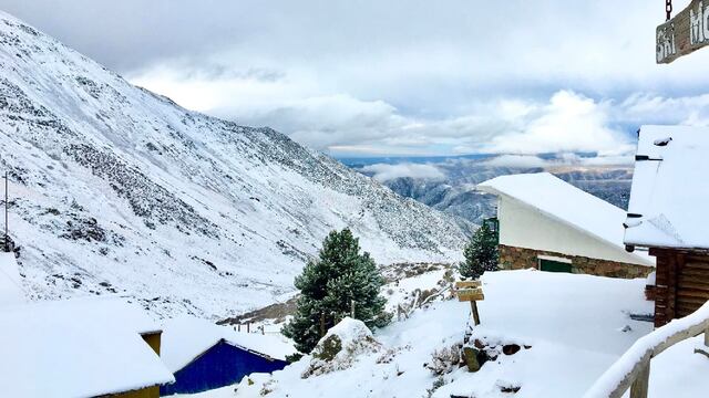 Un comodorense se metió al mar mientras nevaba. (Imagen ilustrativa).