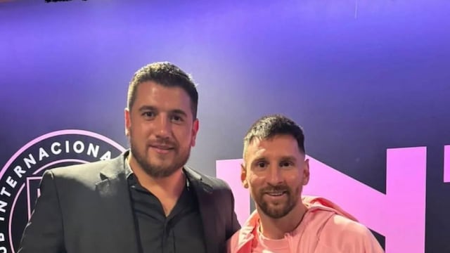 La foto de Cavagliatto junto a Messi, con un sugestivo posteo.