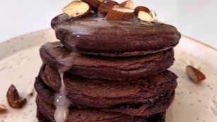 Cómo hacer pancakes de chocolate saludables.